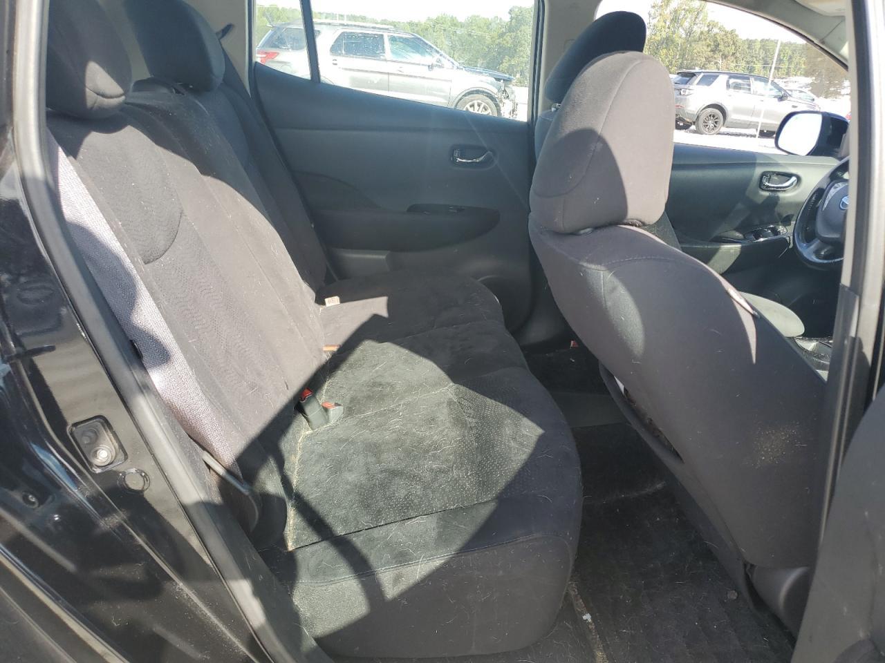 2015 NISSAN LEAF