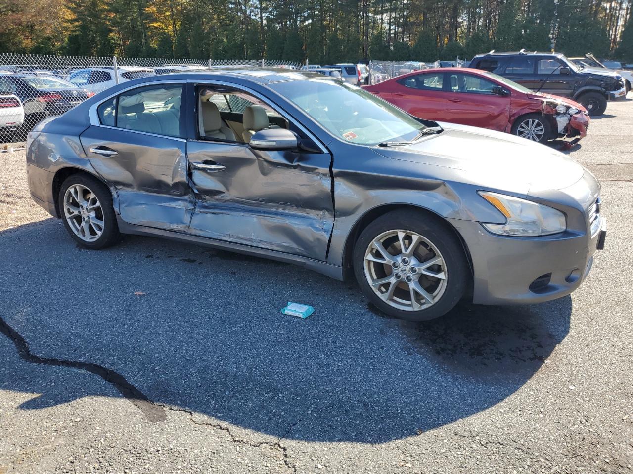2014 NISSAN Maxima