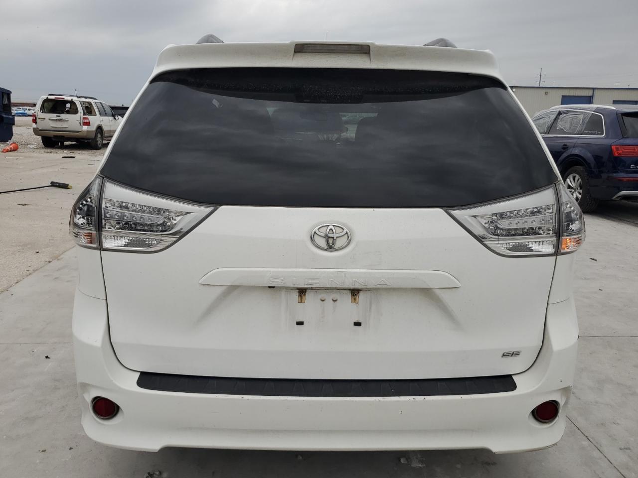 2019 TOYOTA SIENNA