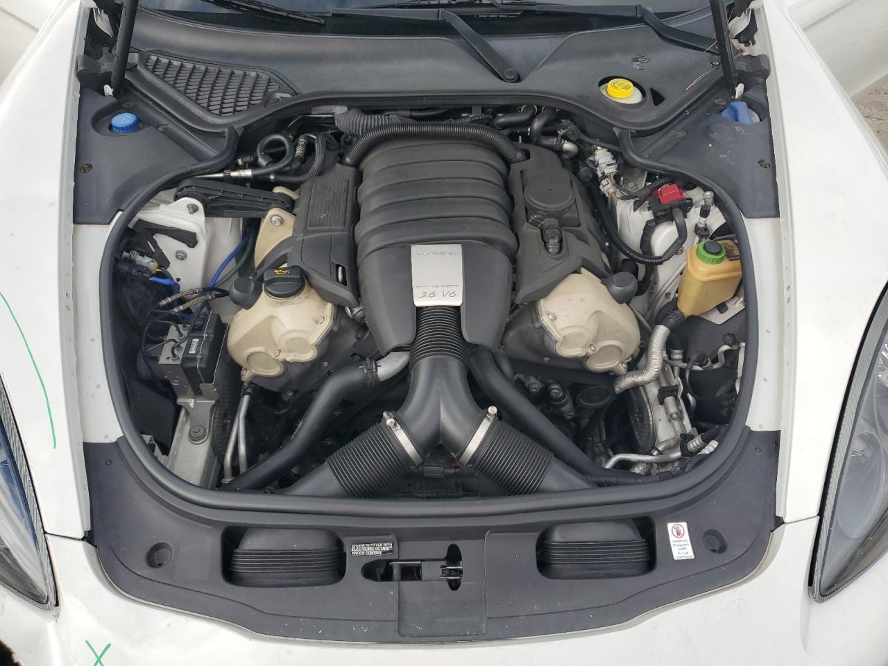 2013 PORSCHE Panamera