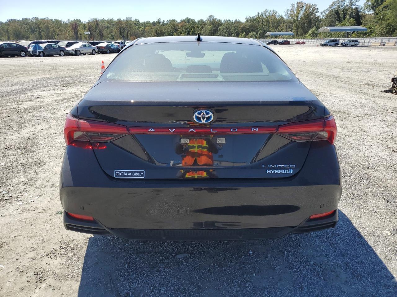 2022 TOYOTA Avalon