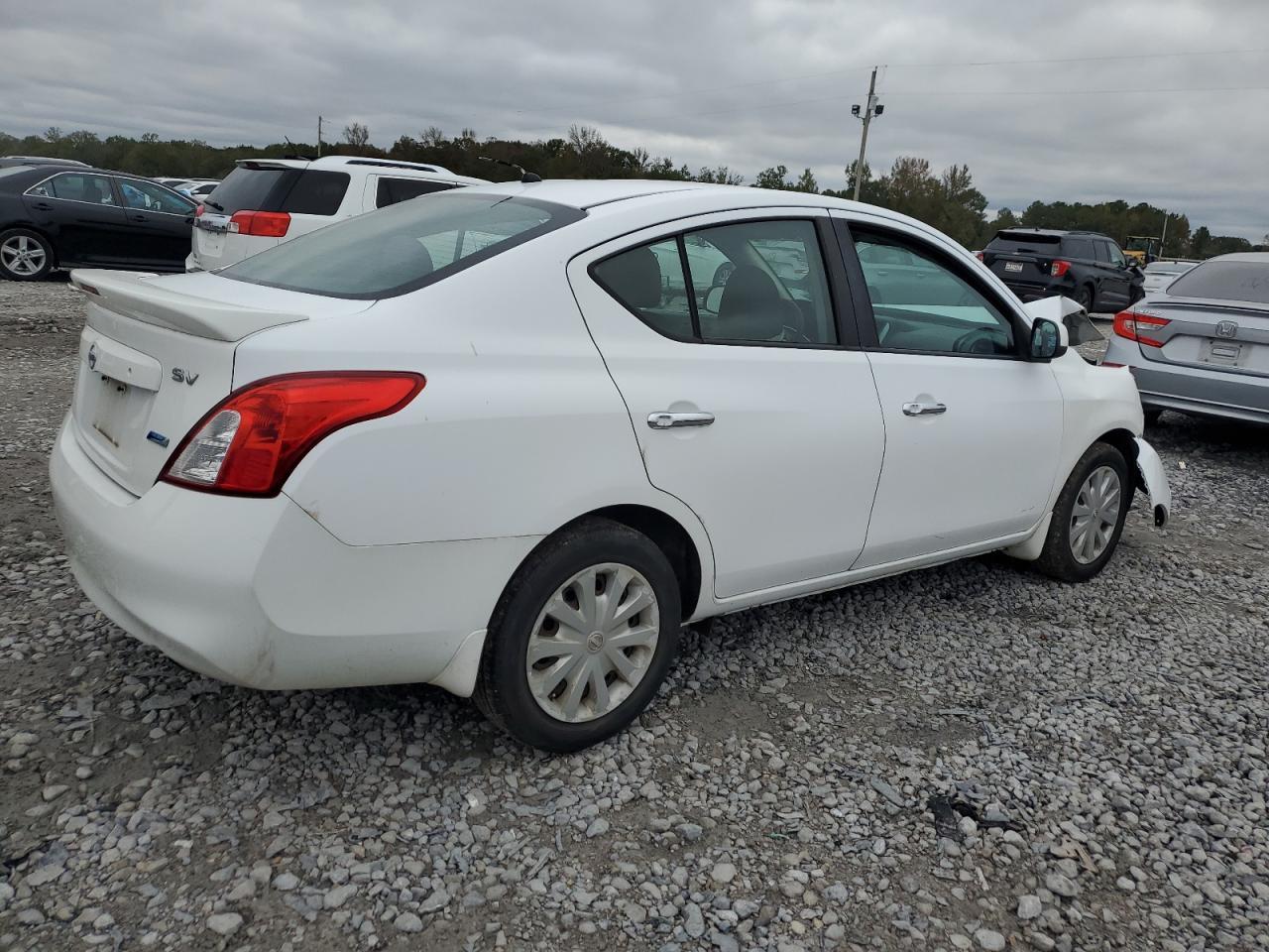 2013 NISSAN VERSA
