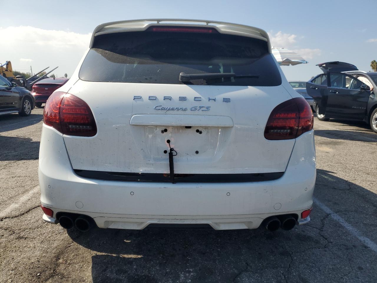 2014 PORSCHE CAYENNE