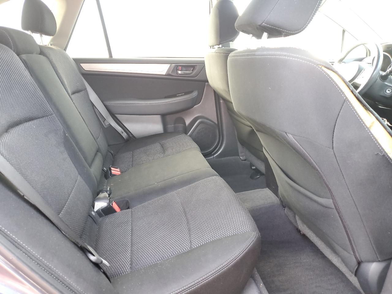 2017 SUBARU Outback