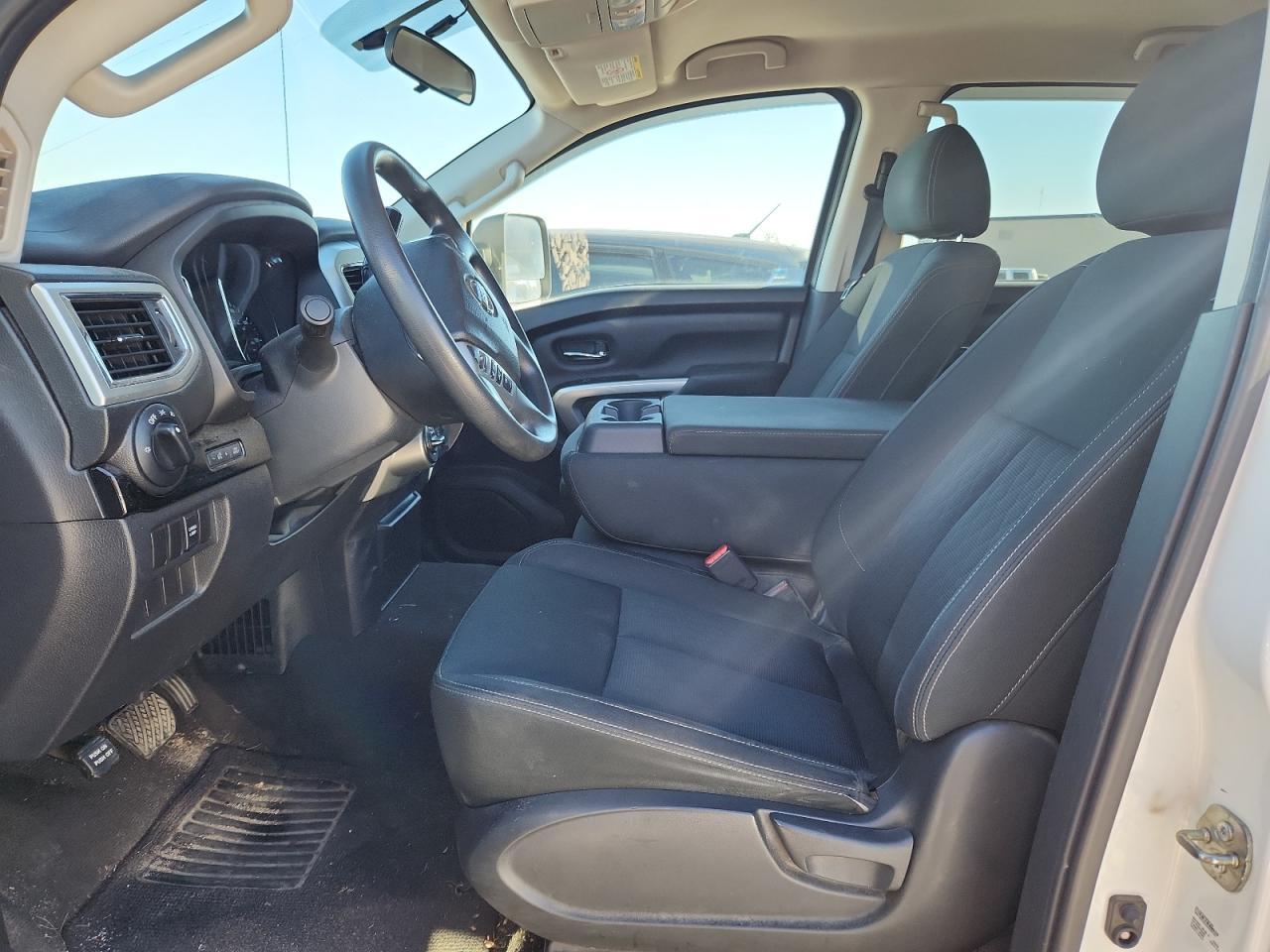 2016 NISSAN Titan