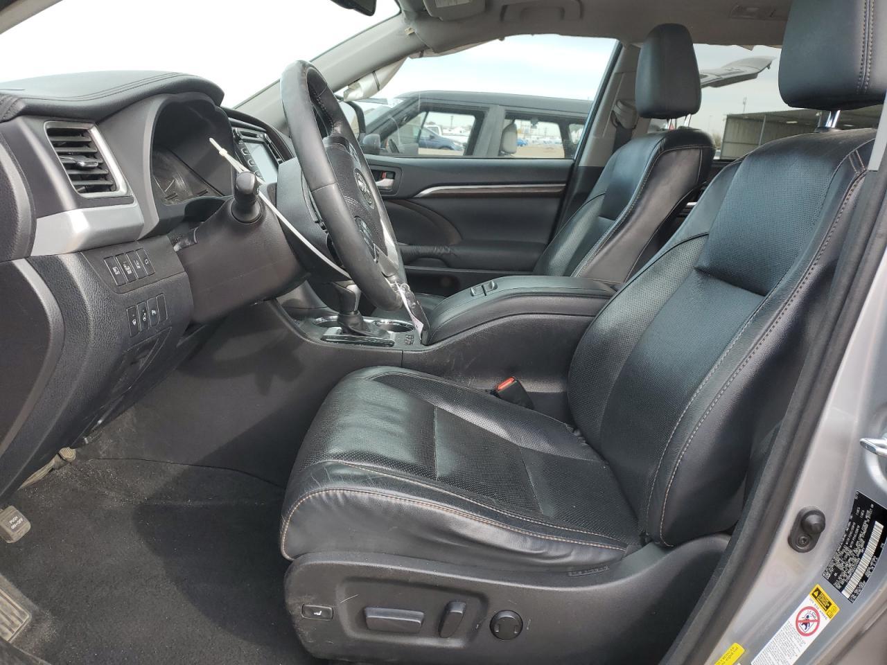2016 TOYOTA HIGHLANDER