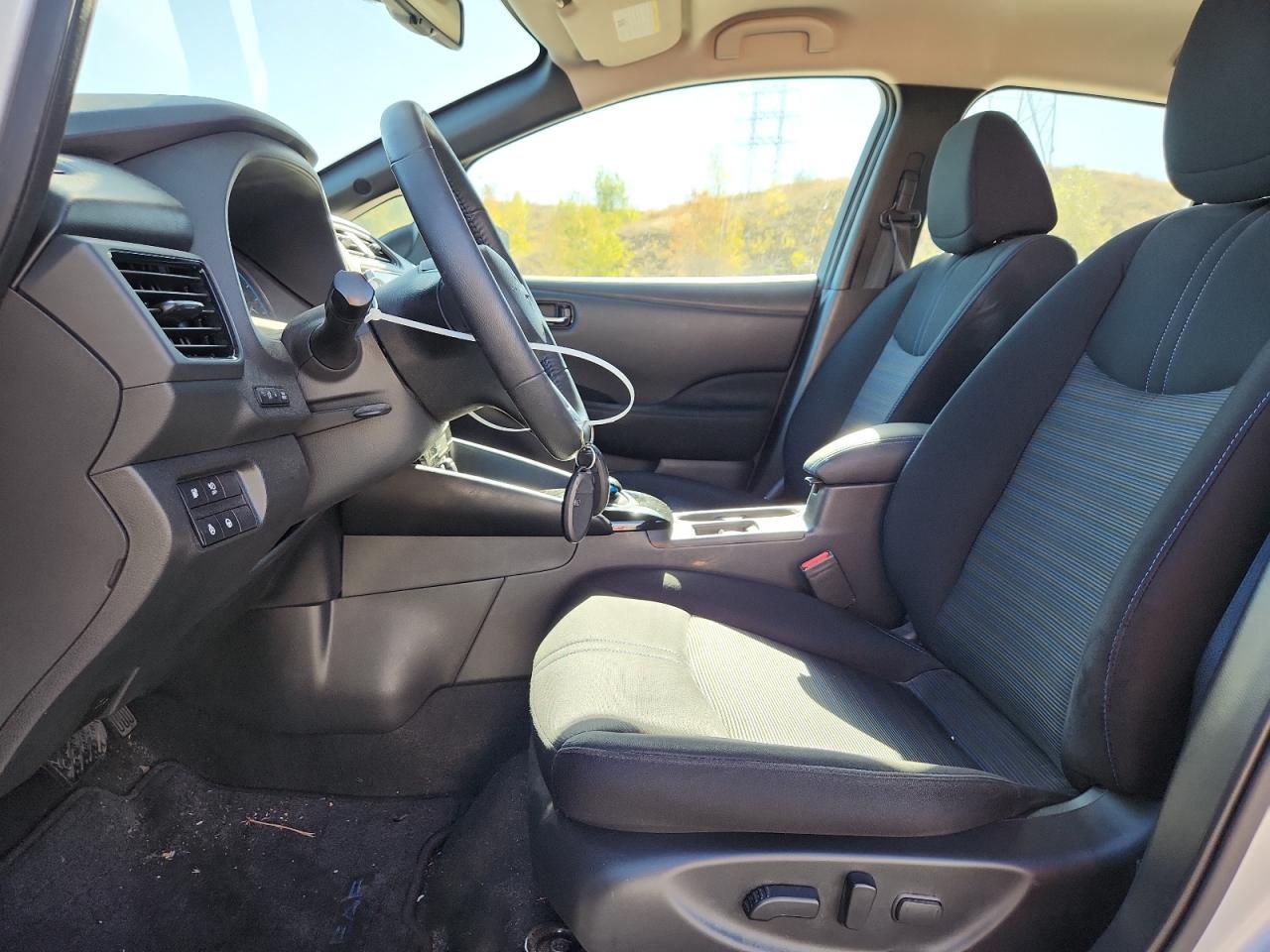 2024 NISSAN LEAF