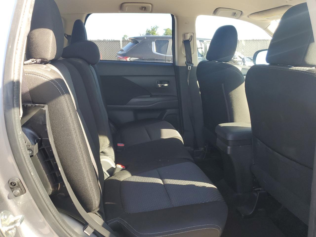 2017 MITSUBISHI outlander