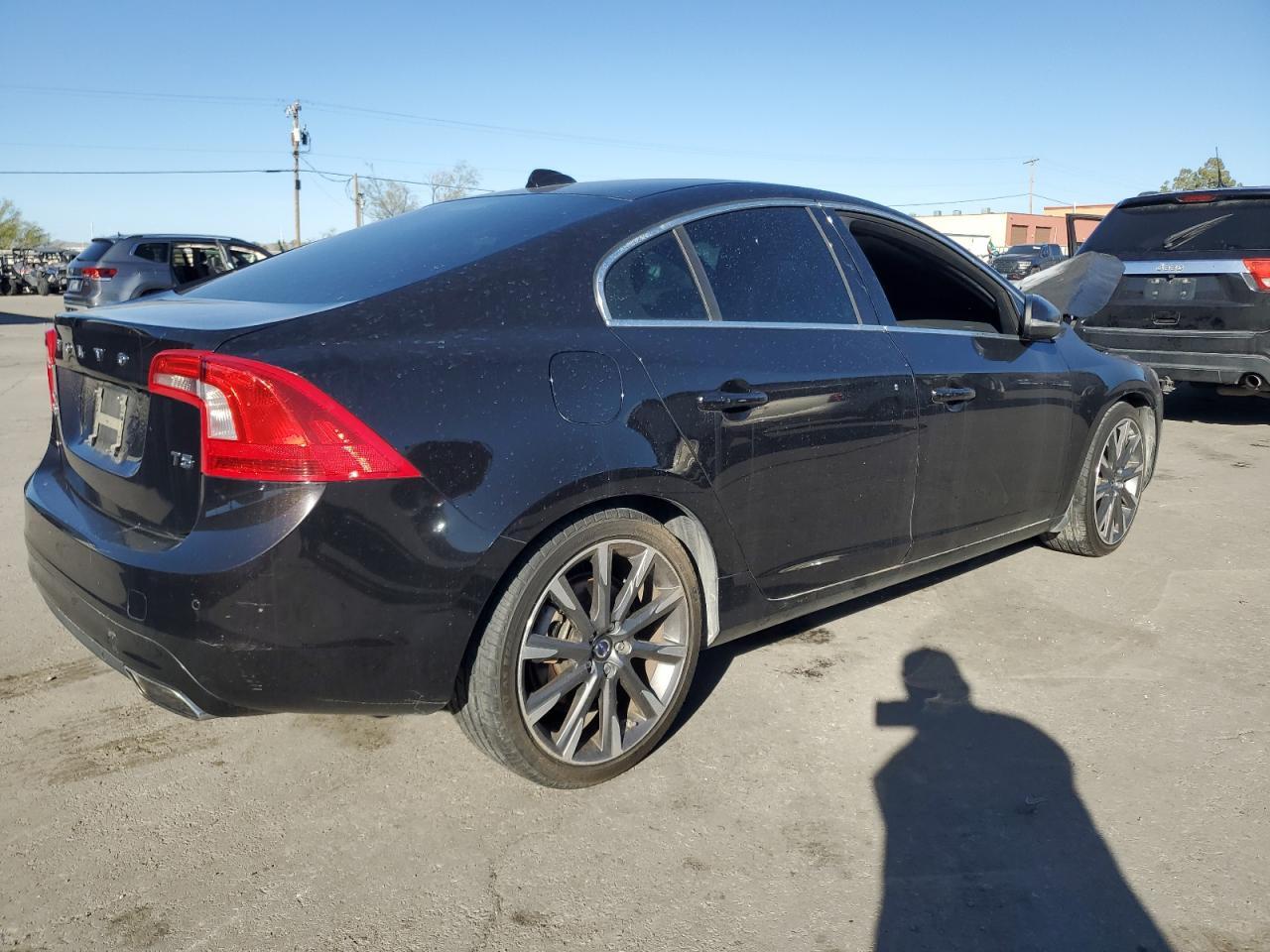 2015 VOLVO S60