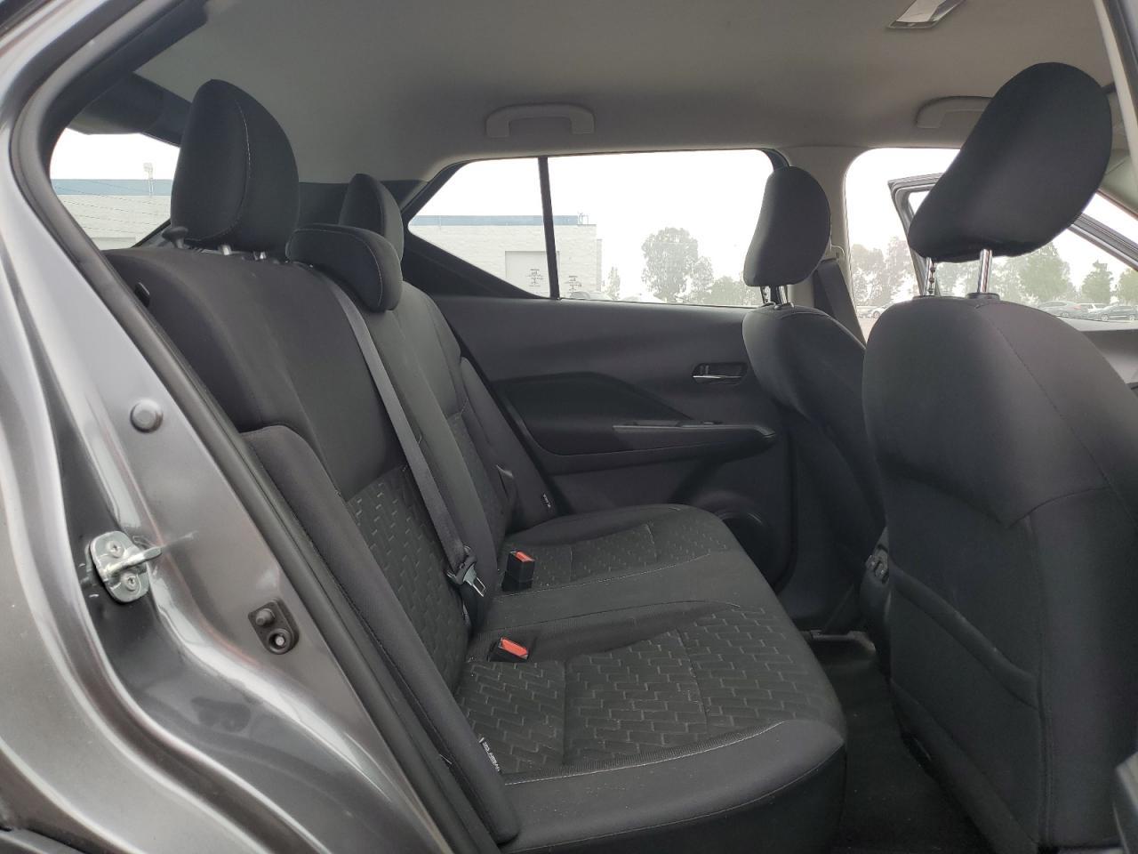 2021 NISSAN KICKS