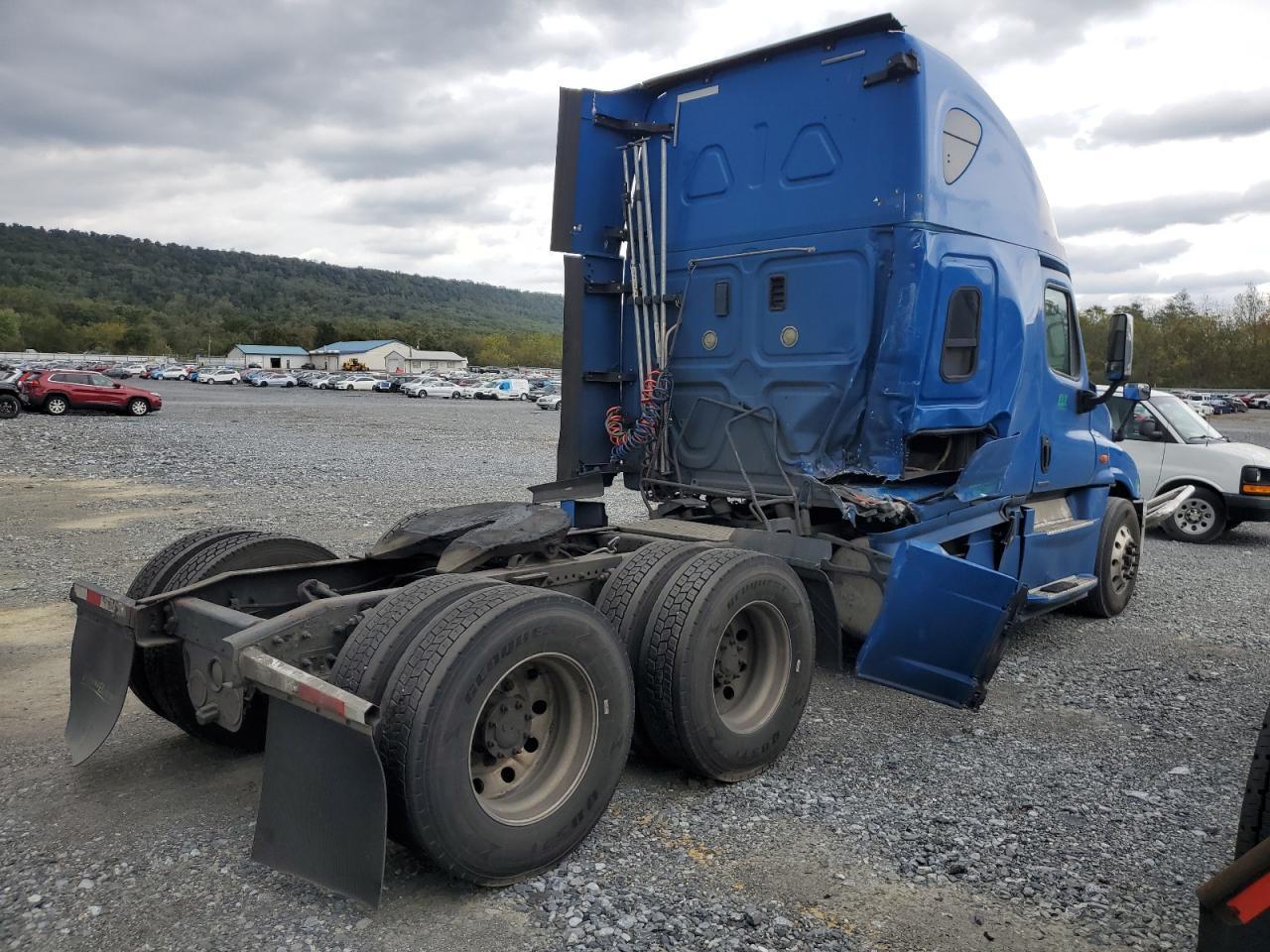 2017 FREIGHTLINER CASCADIA 125