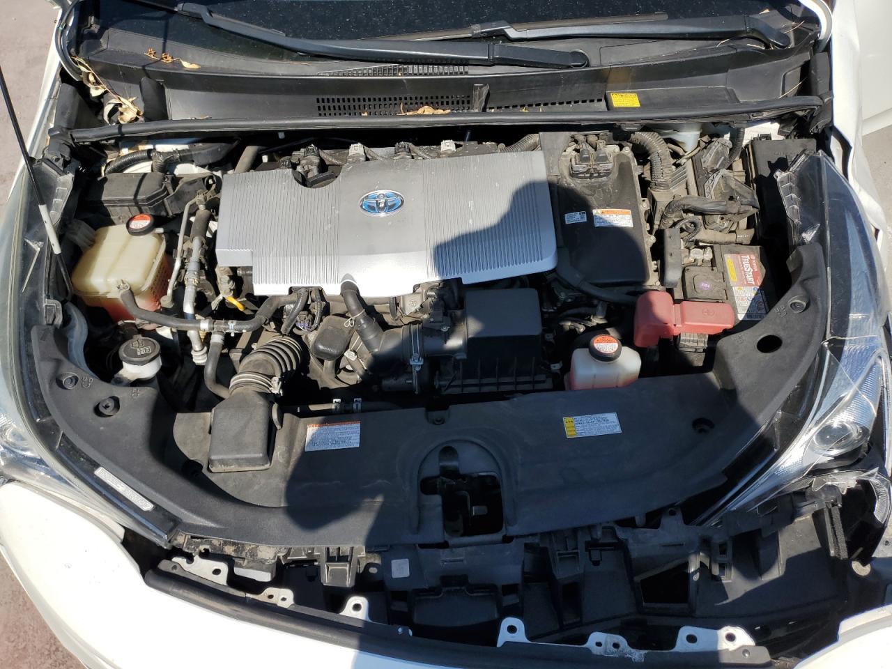 2016 TOYOTA PRIUS