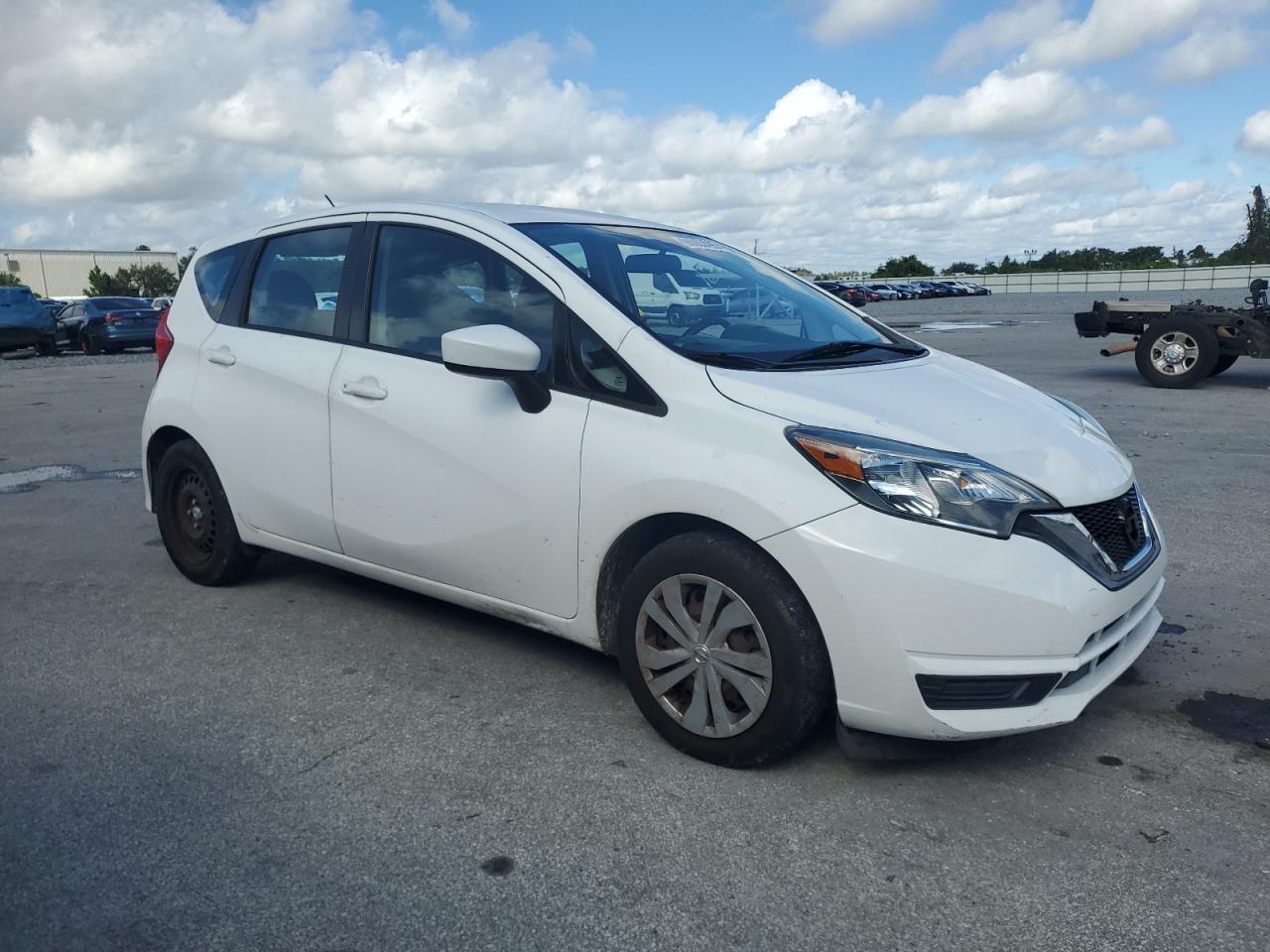 2017 NISSAN Versa Note