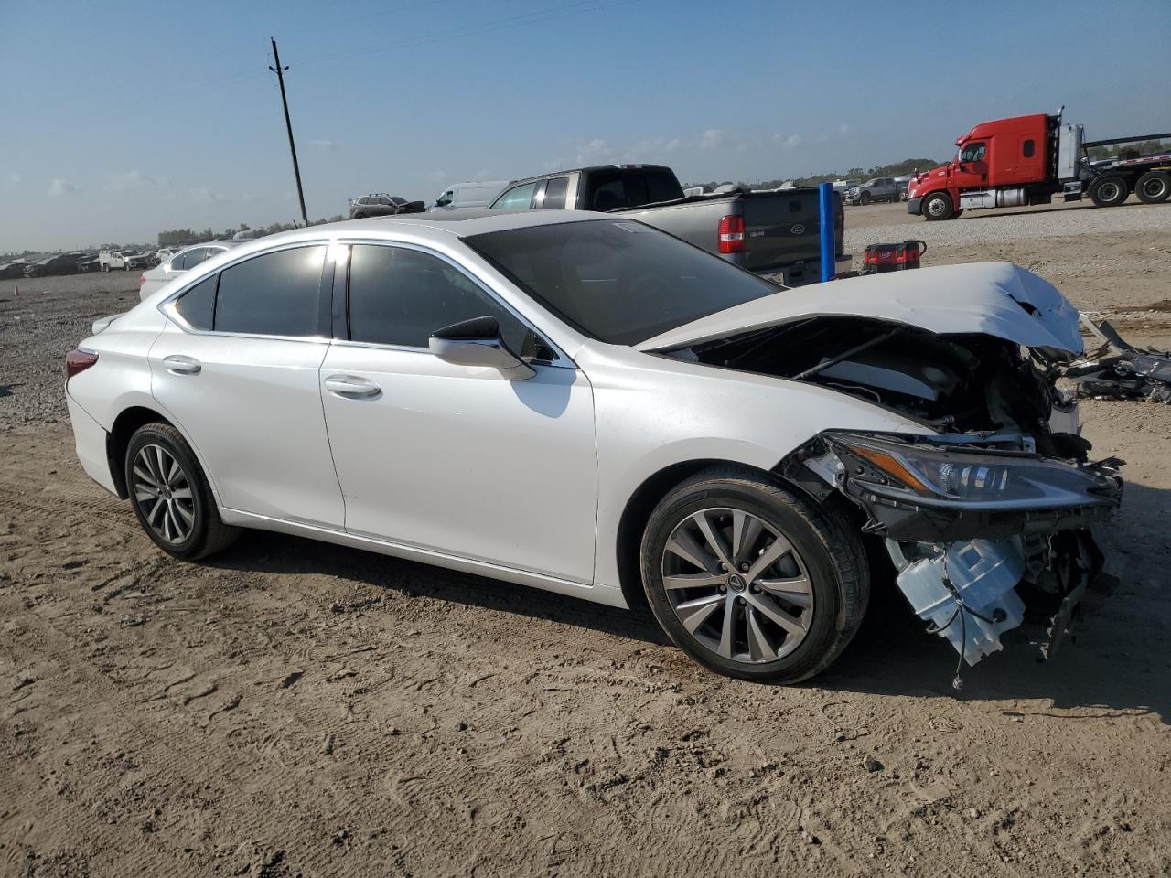 2020 LEXUS Es
