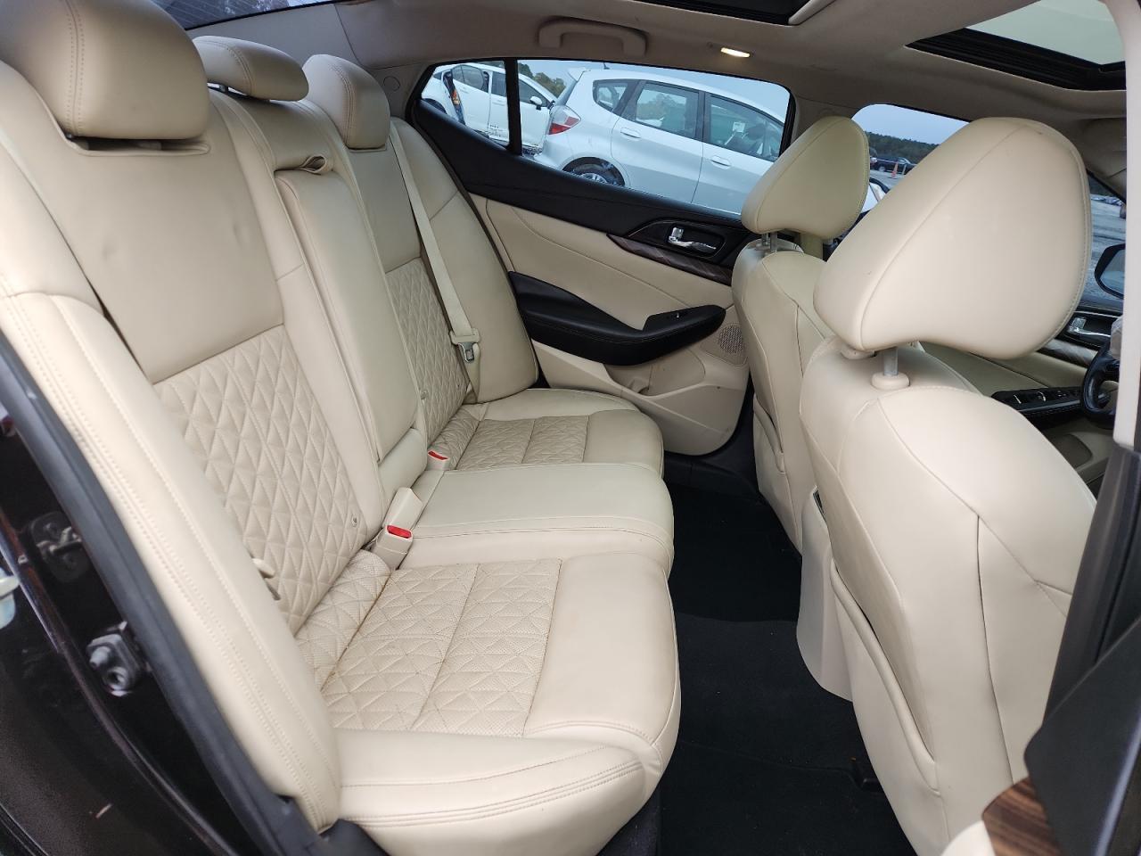 2016 NISSAN Maxima