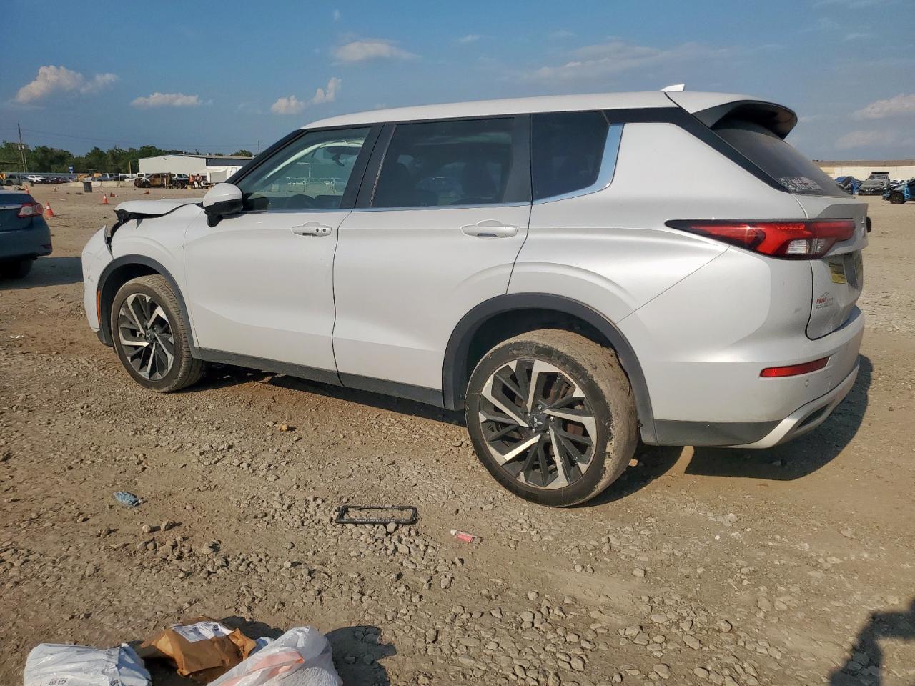 2023 MITSUBISHI outlander
