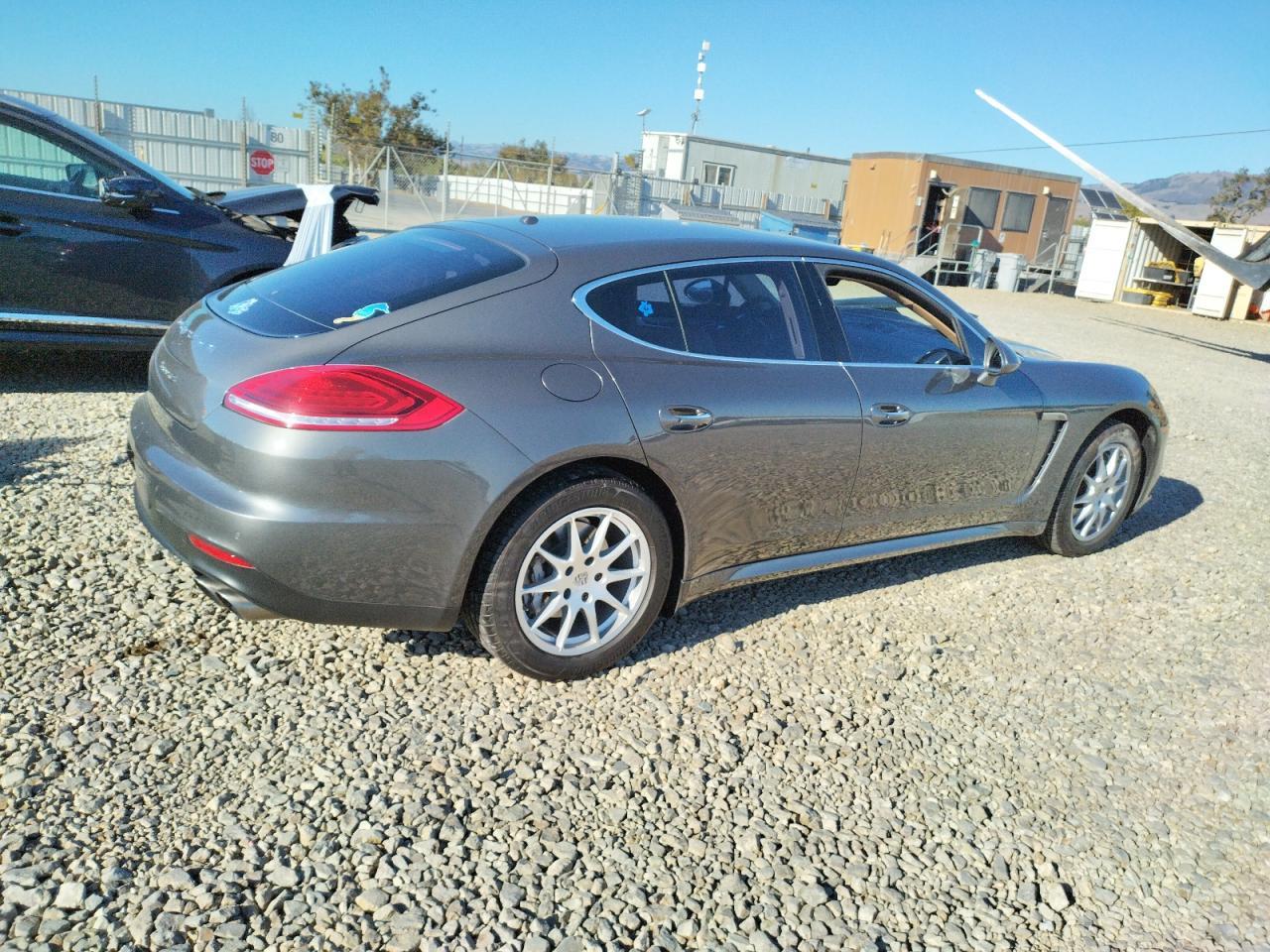 2015 PORSCHE Panamera