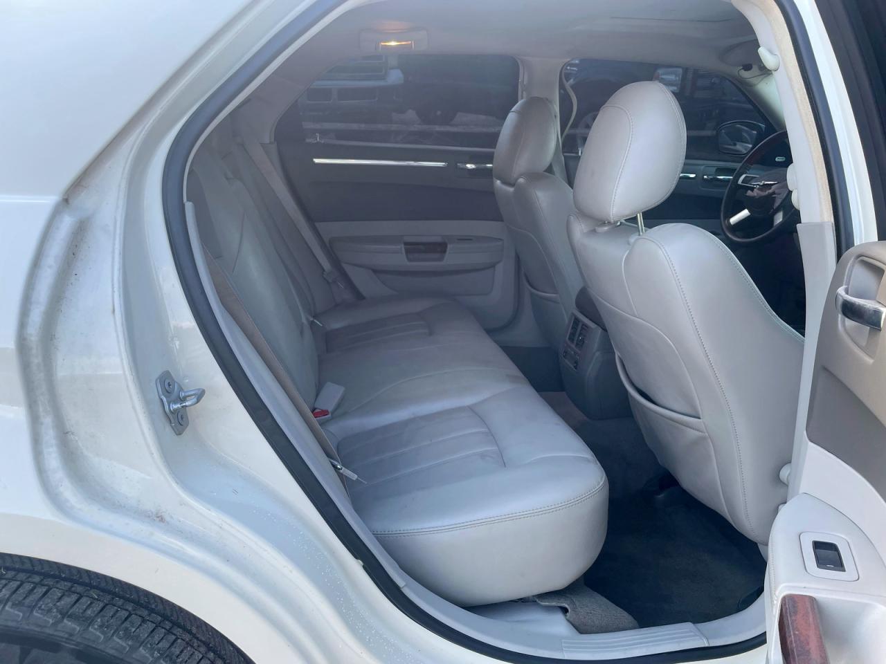 2010 CHRYSLER 300
