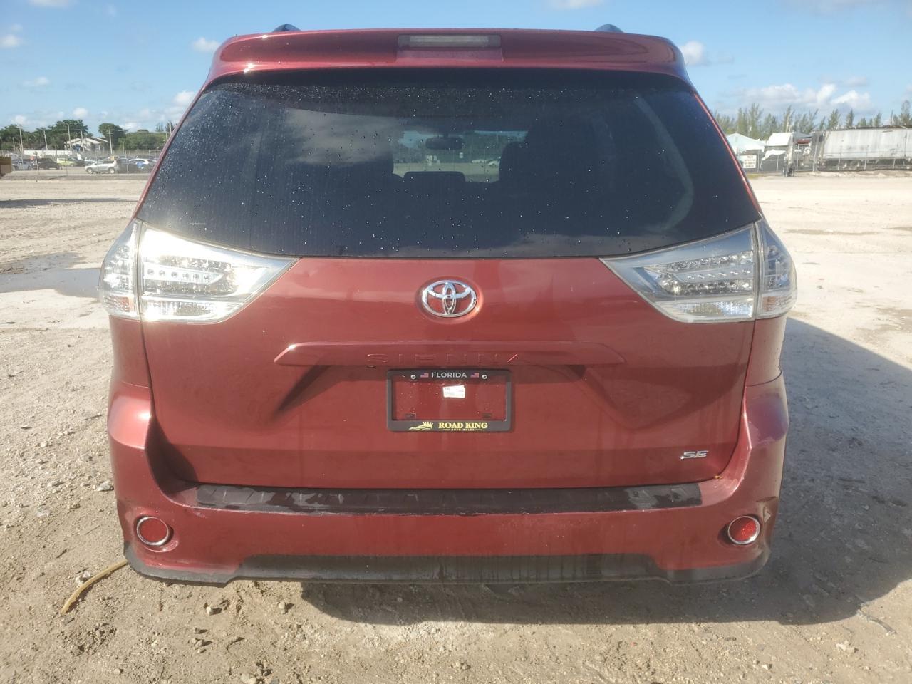 2014 TOYOTA SIENNA