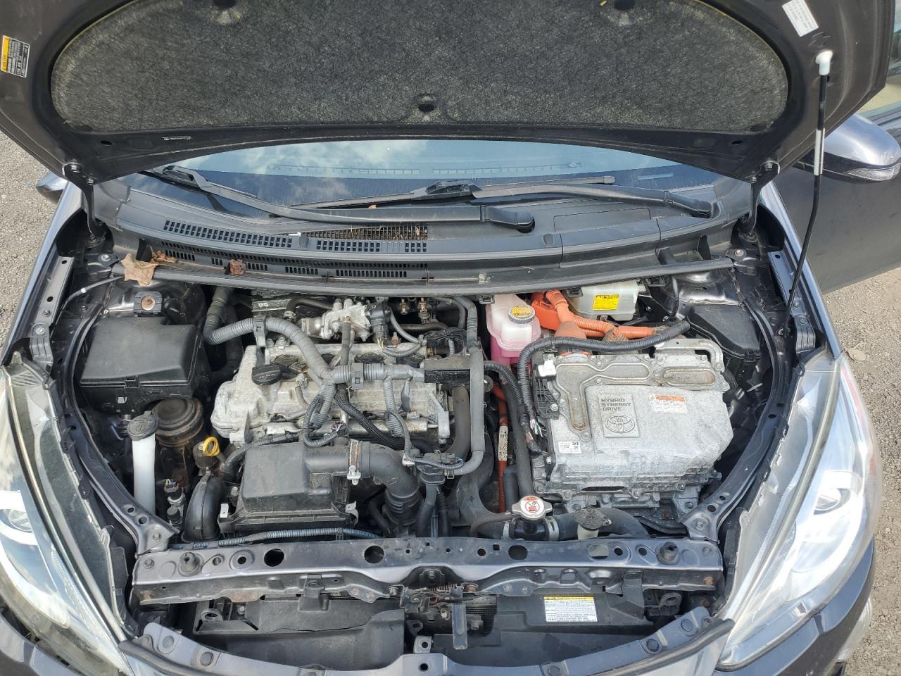 2017 TOYOTA Prius c