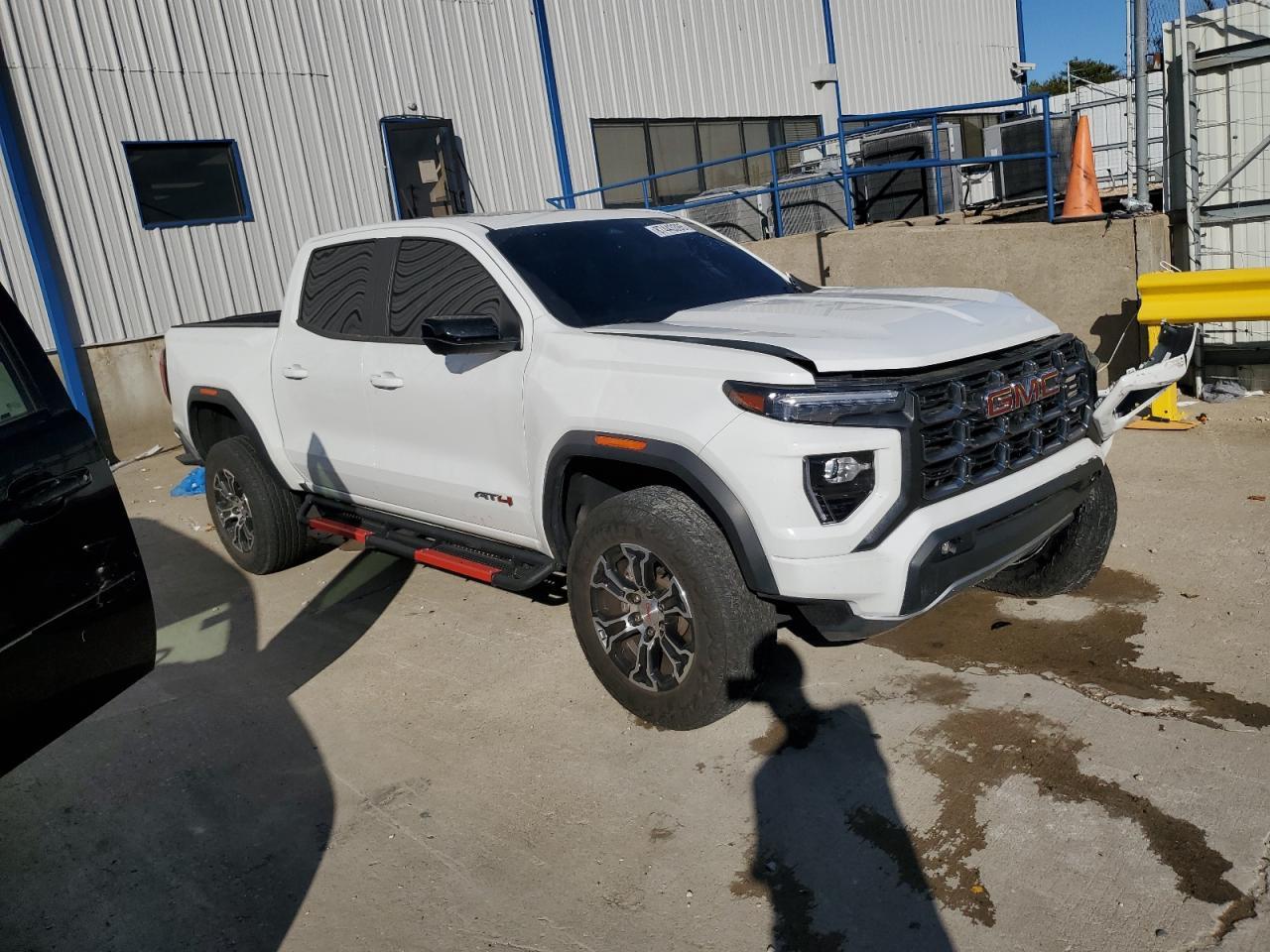 2023 GMC CANYON