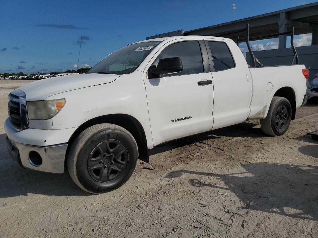 2011 TOYOTA TUNDRA