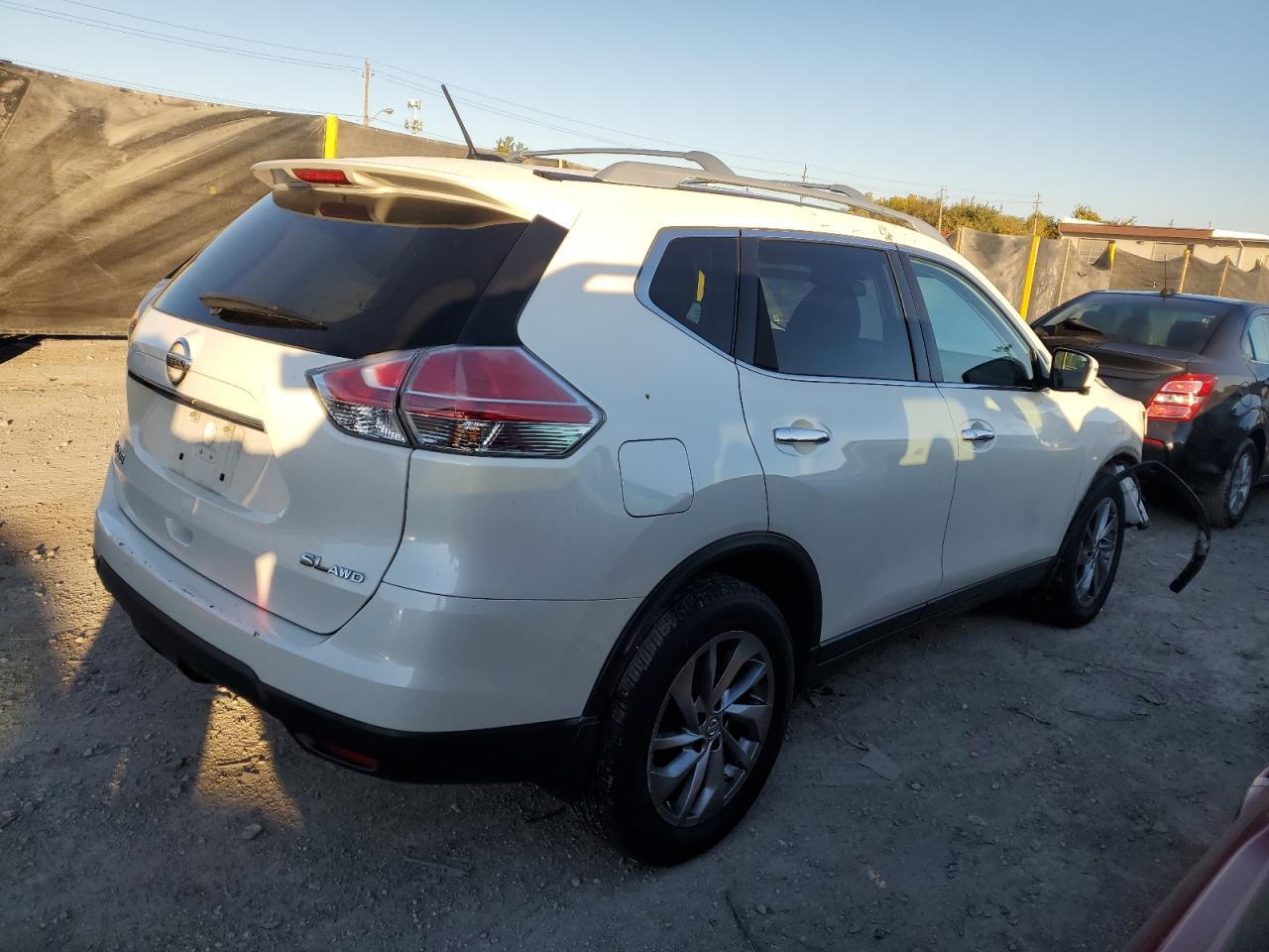 2015 NISSAN ROGUE