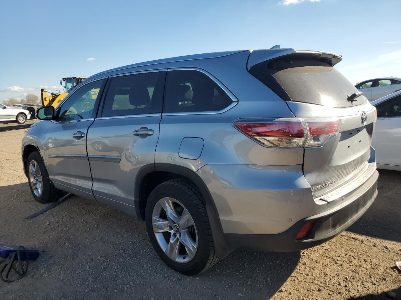 2016 TOYOTA HIGHLANDER
