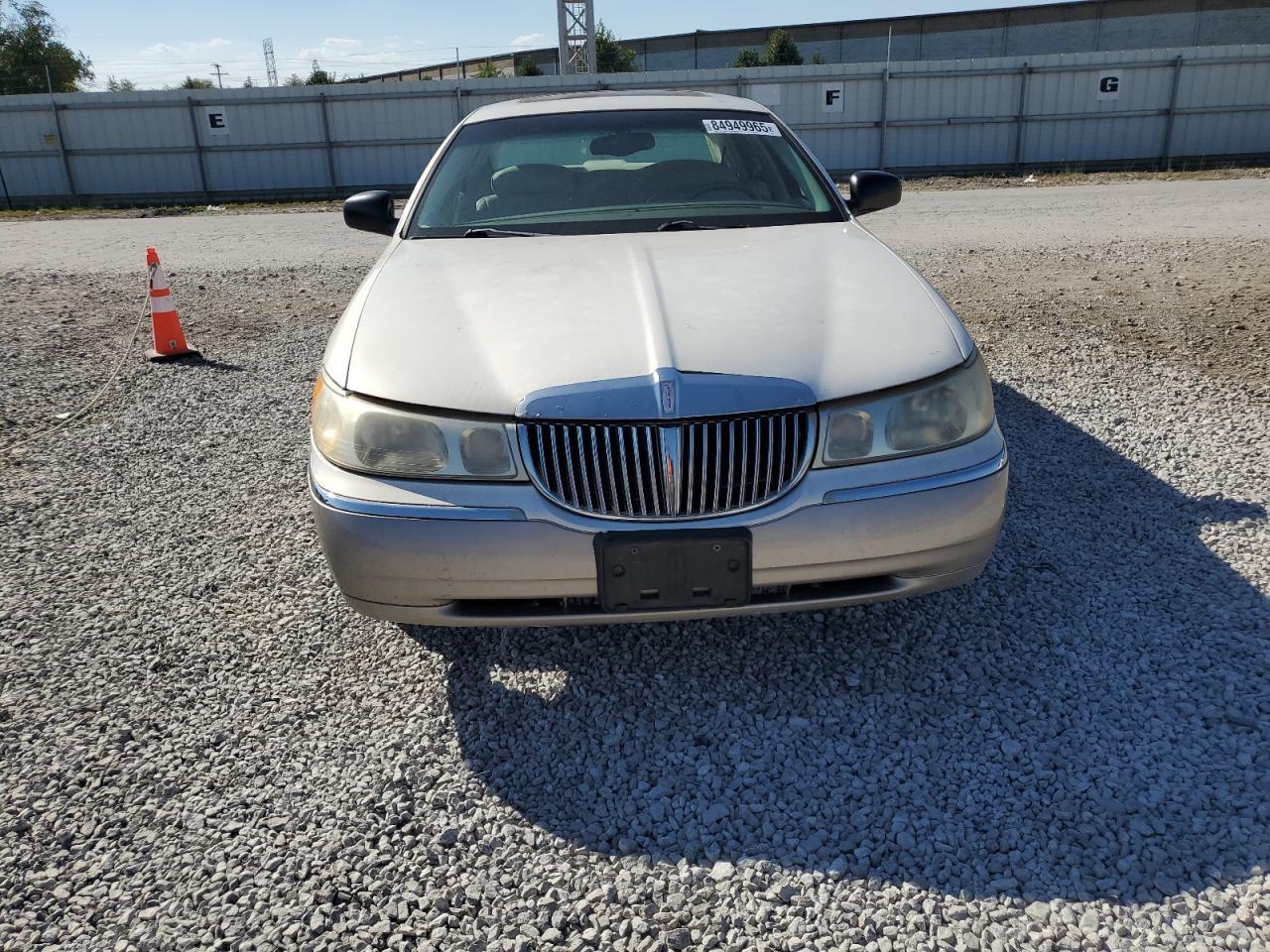 2000 LINCOLN Town Car