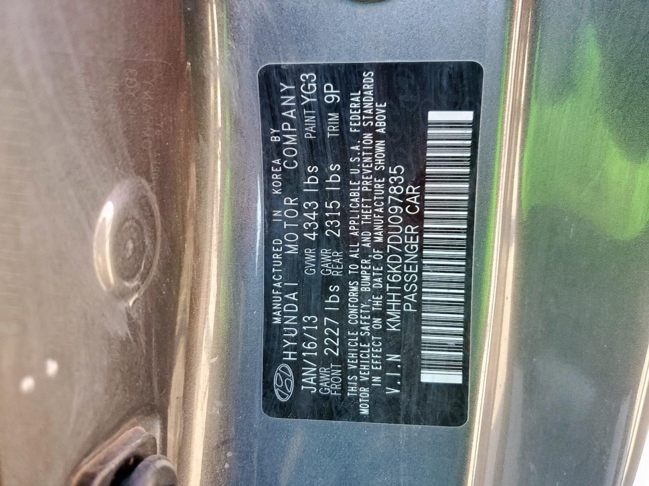 2013 HYUNDAI GENESIS
