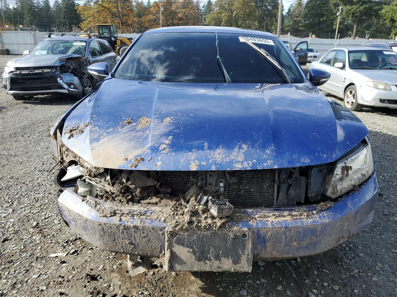 2016 VOLKSWAGEN Passat