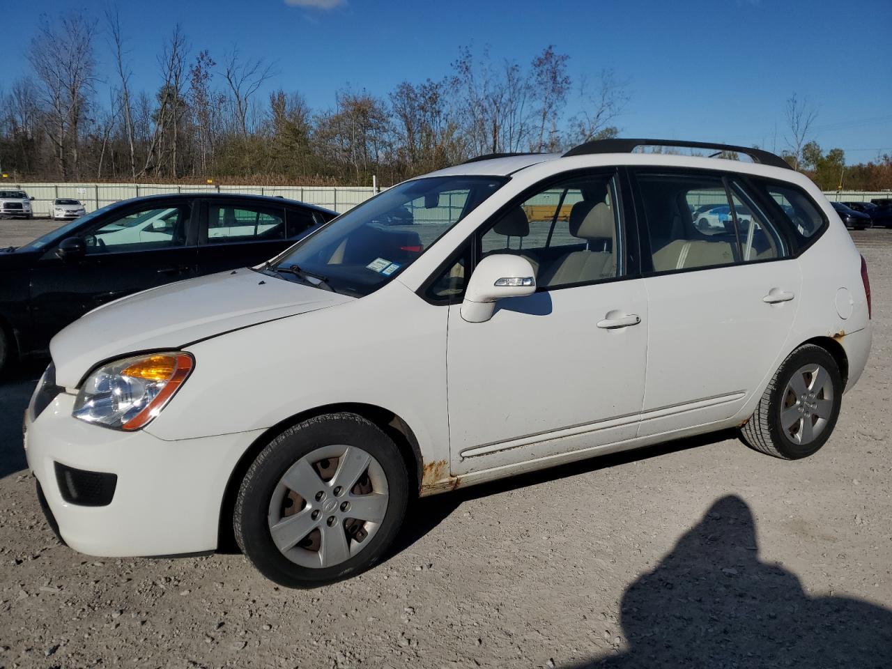 2010 KIA RONDO