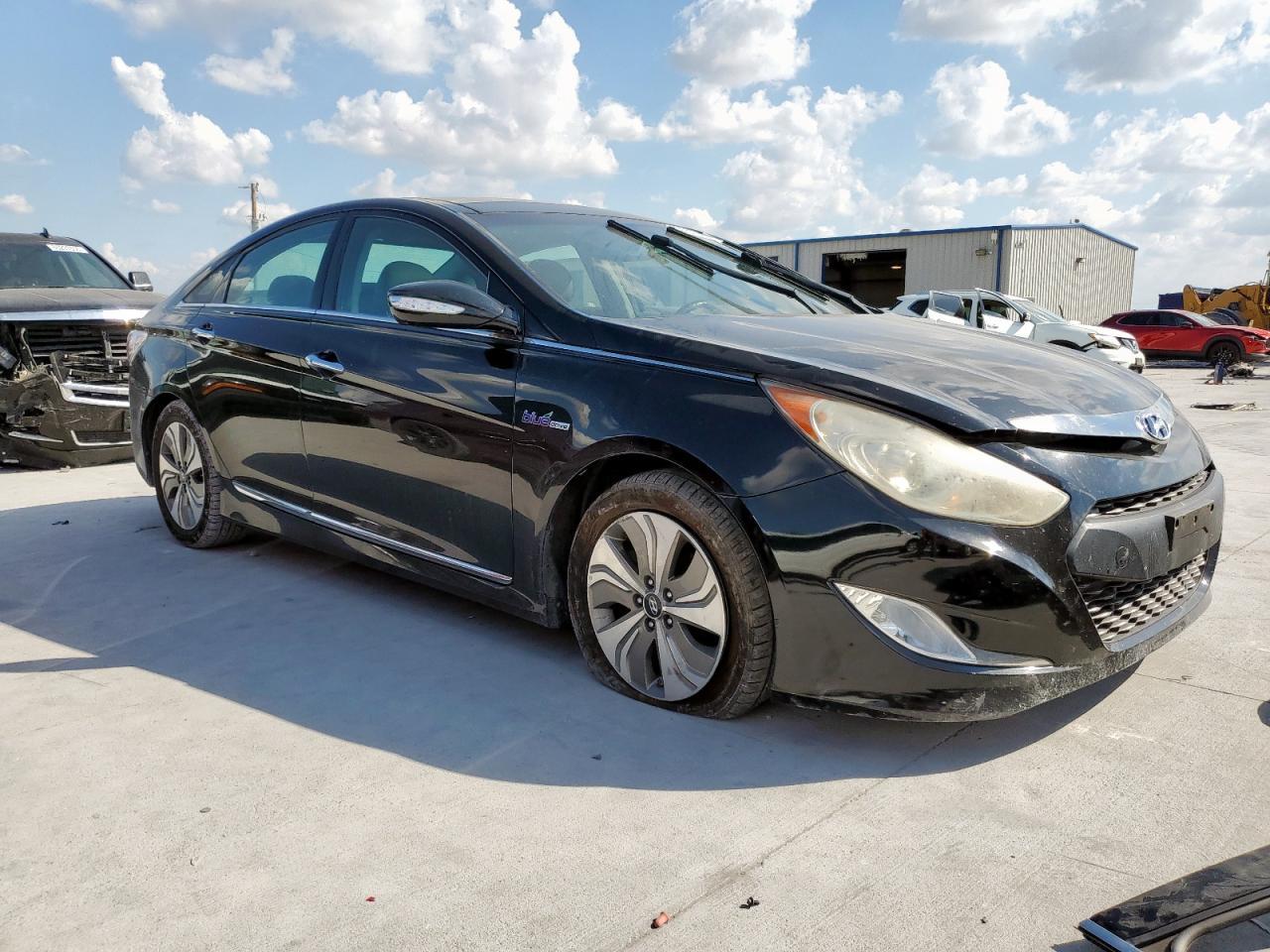 2014 HYUNDAI SONATA