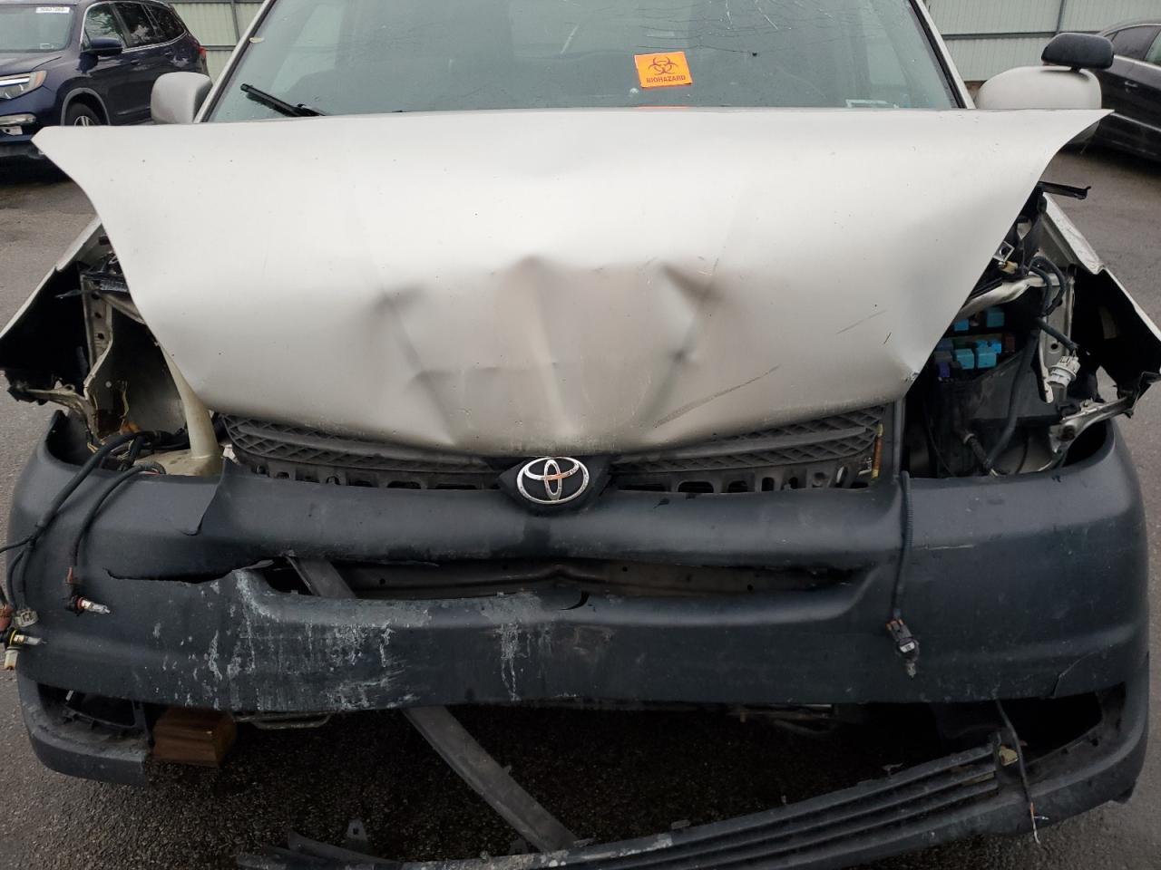 2004 TOYOTA SIENNA