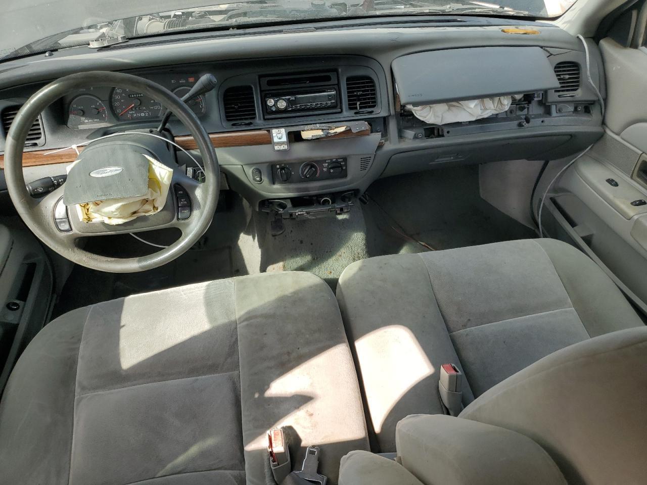 2004 FORD Crown Victoria