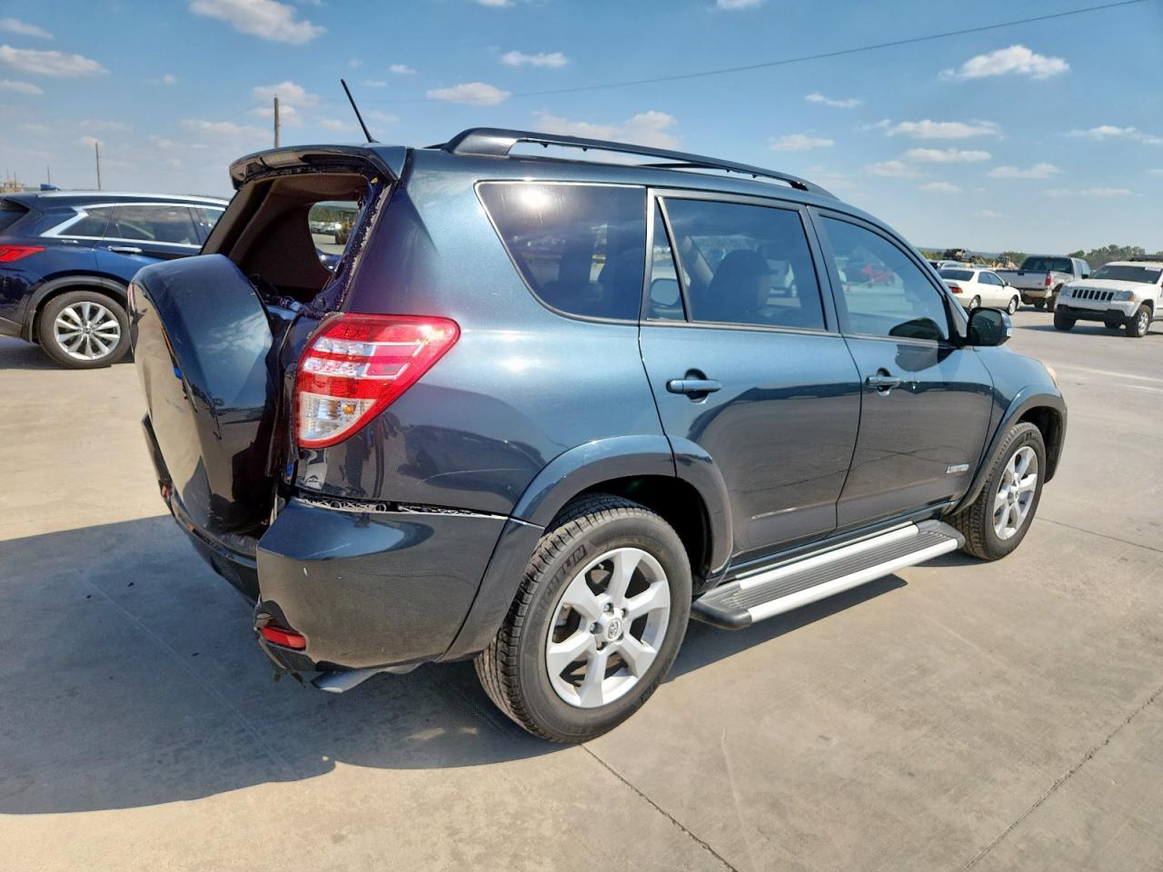 2011 TOYOTA RAV4