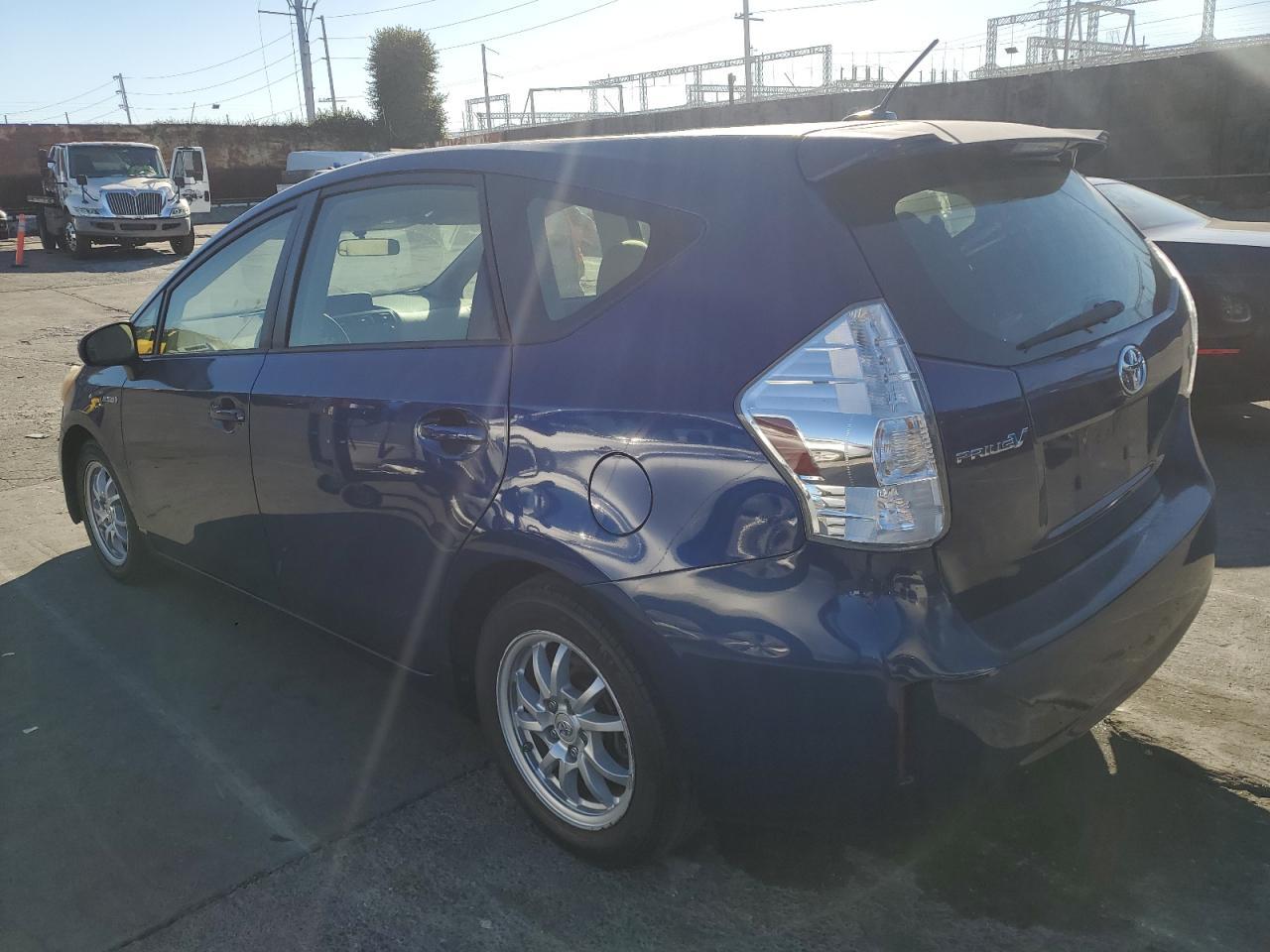 2013 TOYOTA PRIUS V