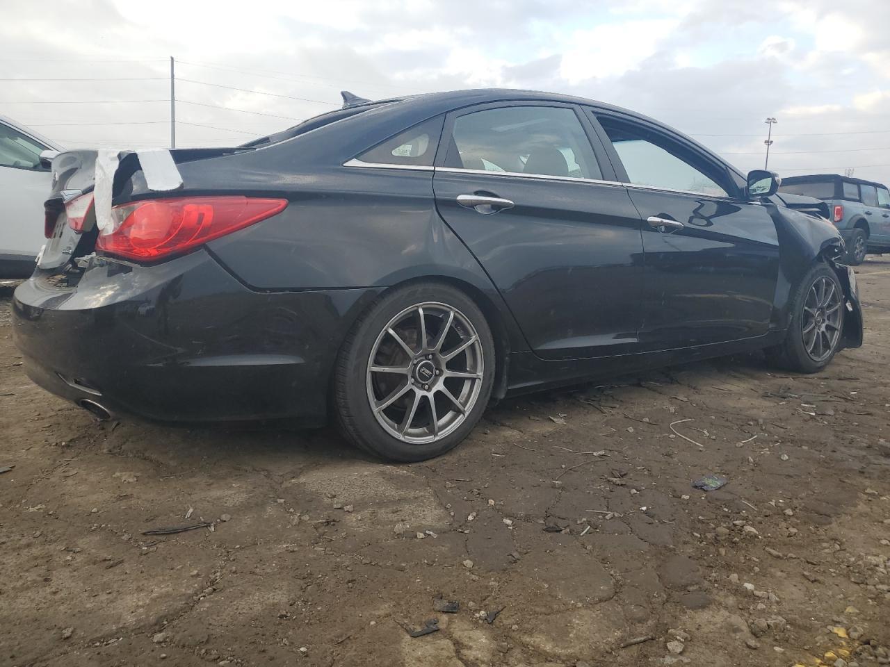 2011 HYUNDAI SONATA