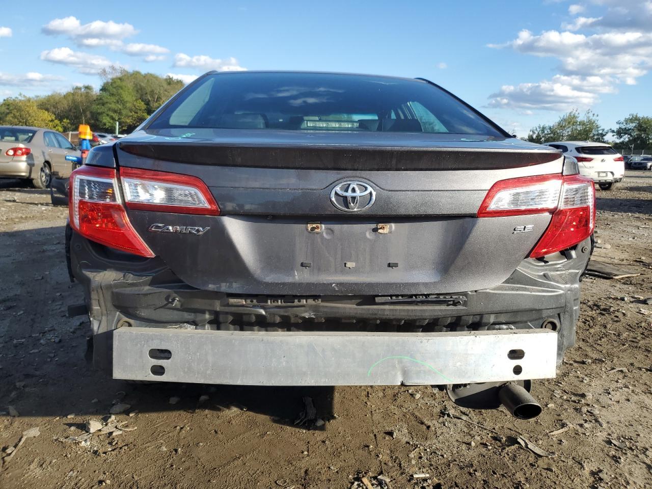 2014 TOYOTA CAMRY
