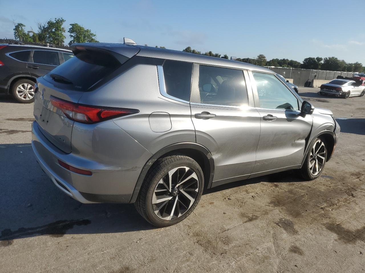 2022 MITSUBISHI outlander