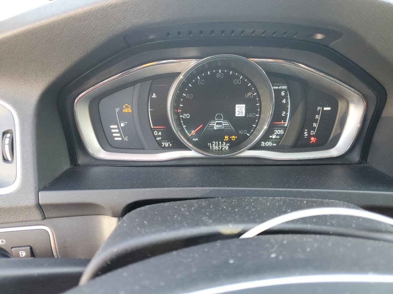 2015 VOLVO S60