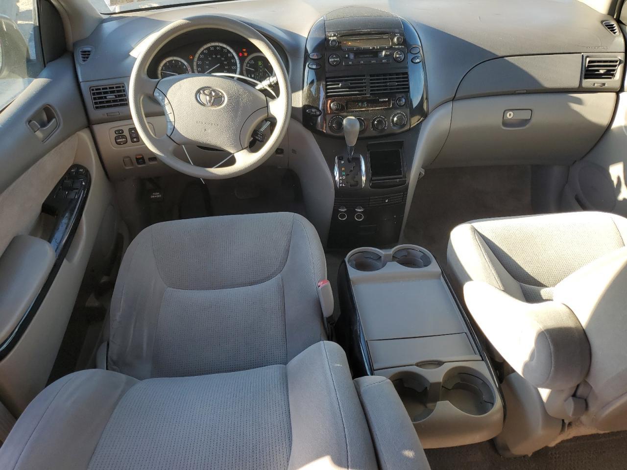 2005 TOYOTA SIENNA