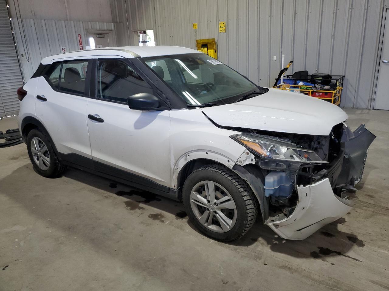 2021 NISSAN KICKS