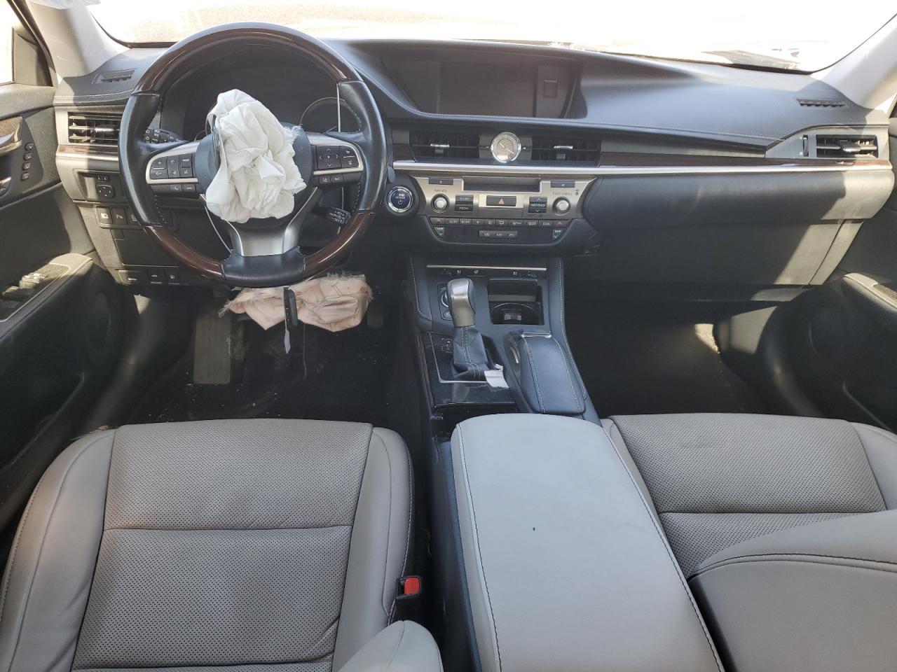 2018 LEXUS Es