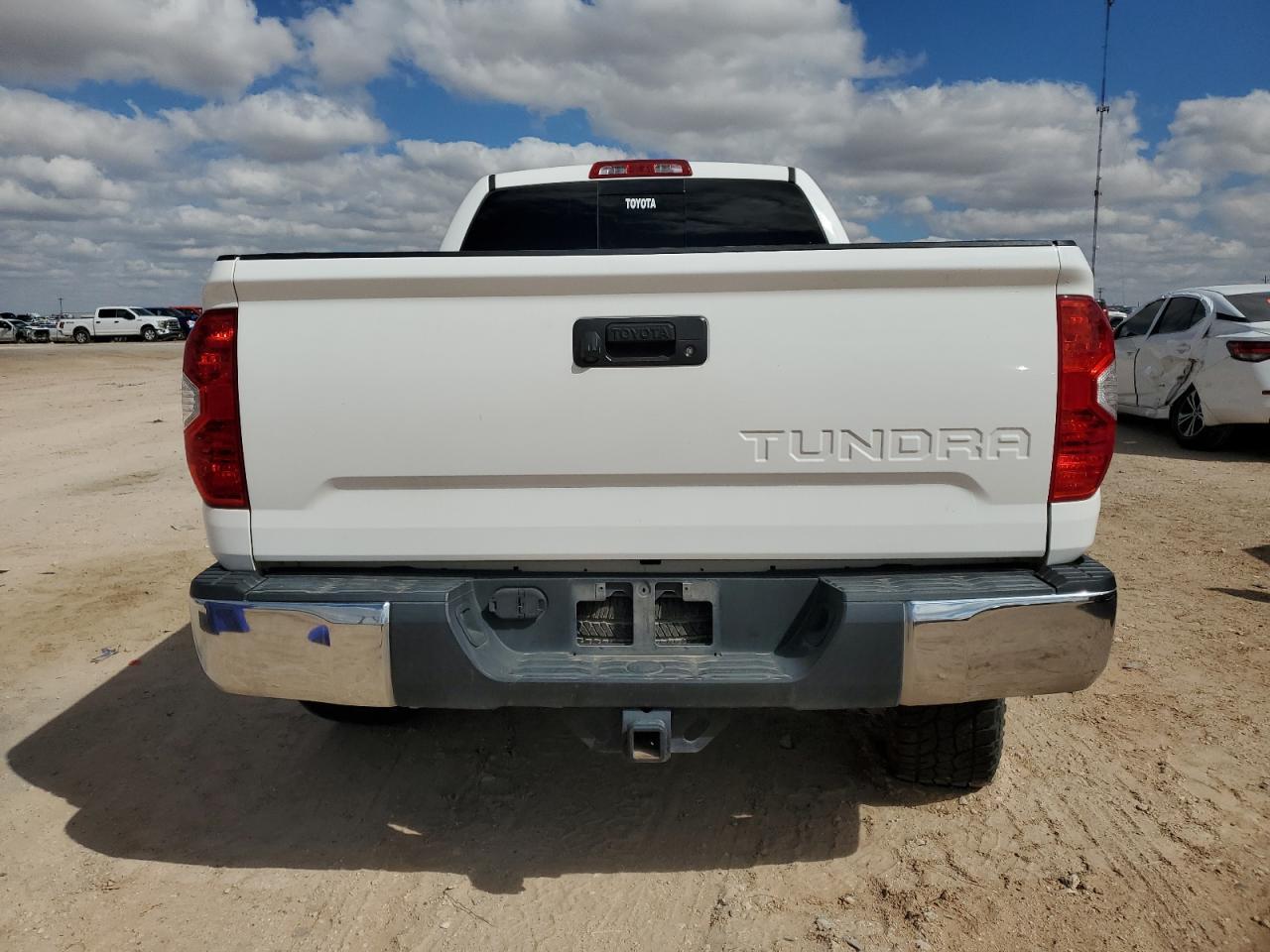 2016 TOYOTA TUNDRA