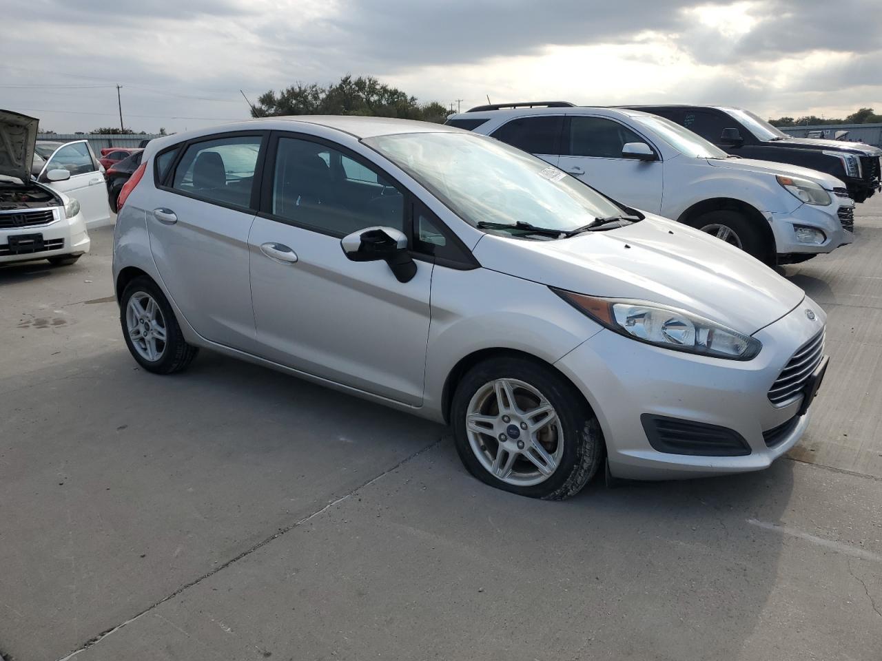 2017 FORD Fiesta