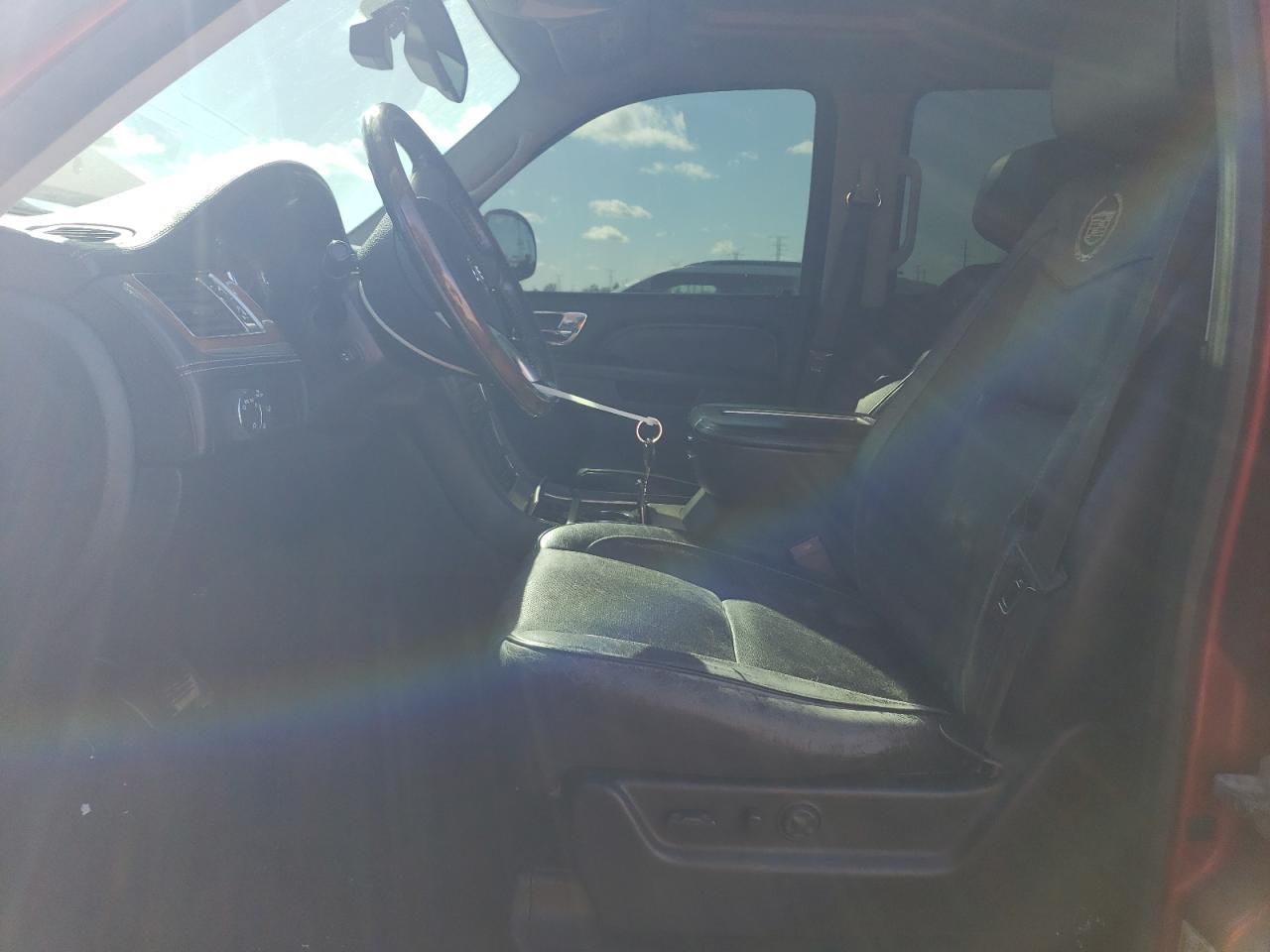 2012 CADILLAC ESCALADE