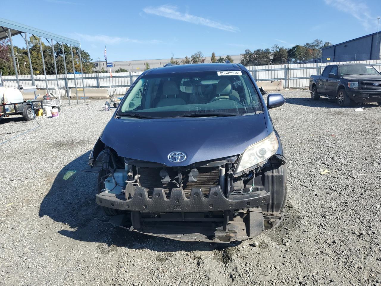 2013 TOYOTA SIENNA