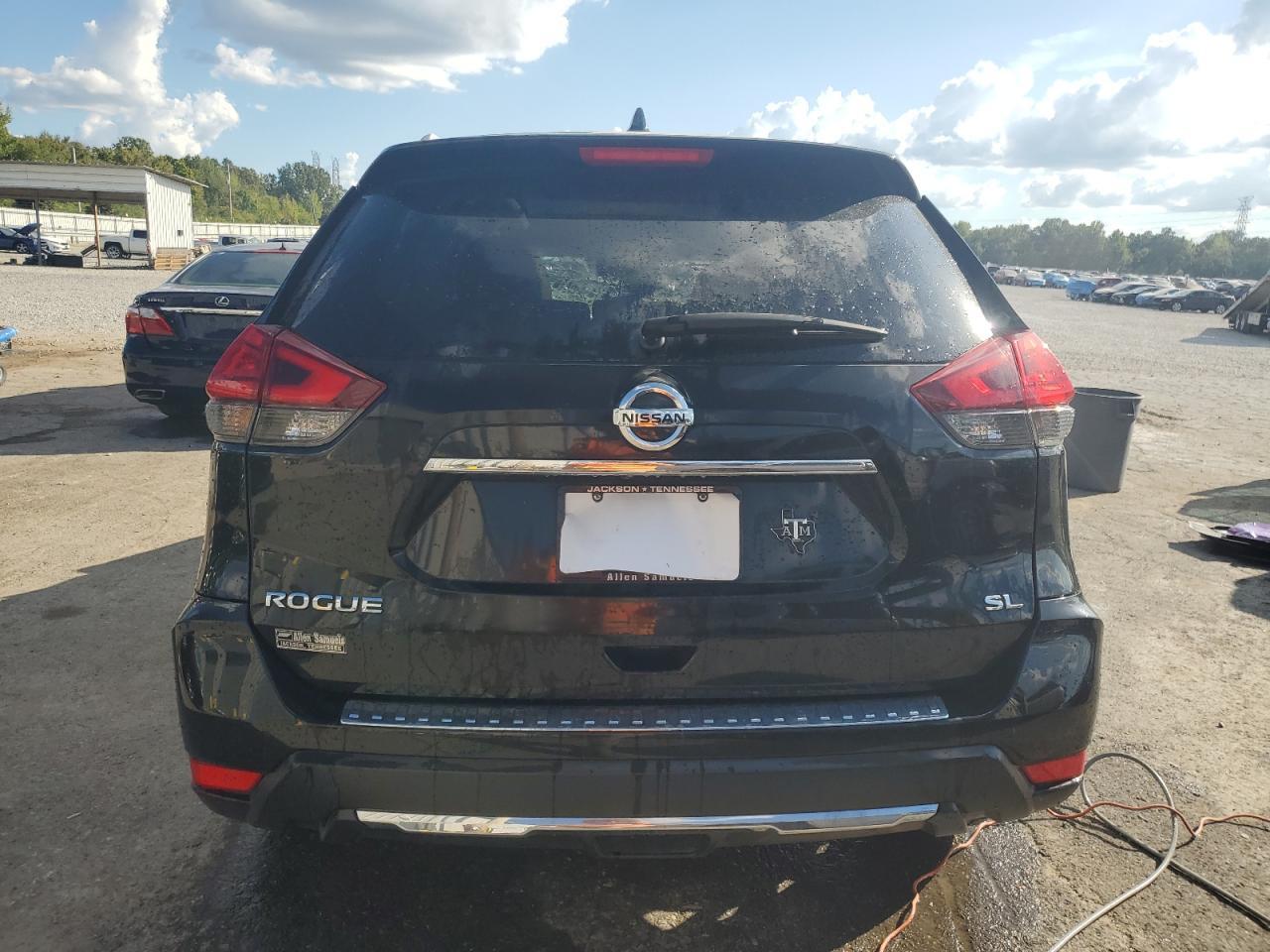 2017 NISSAN ROGUE