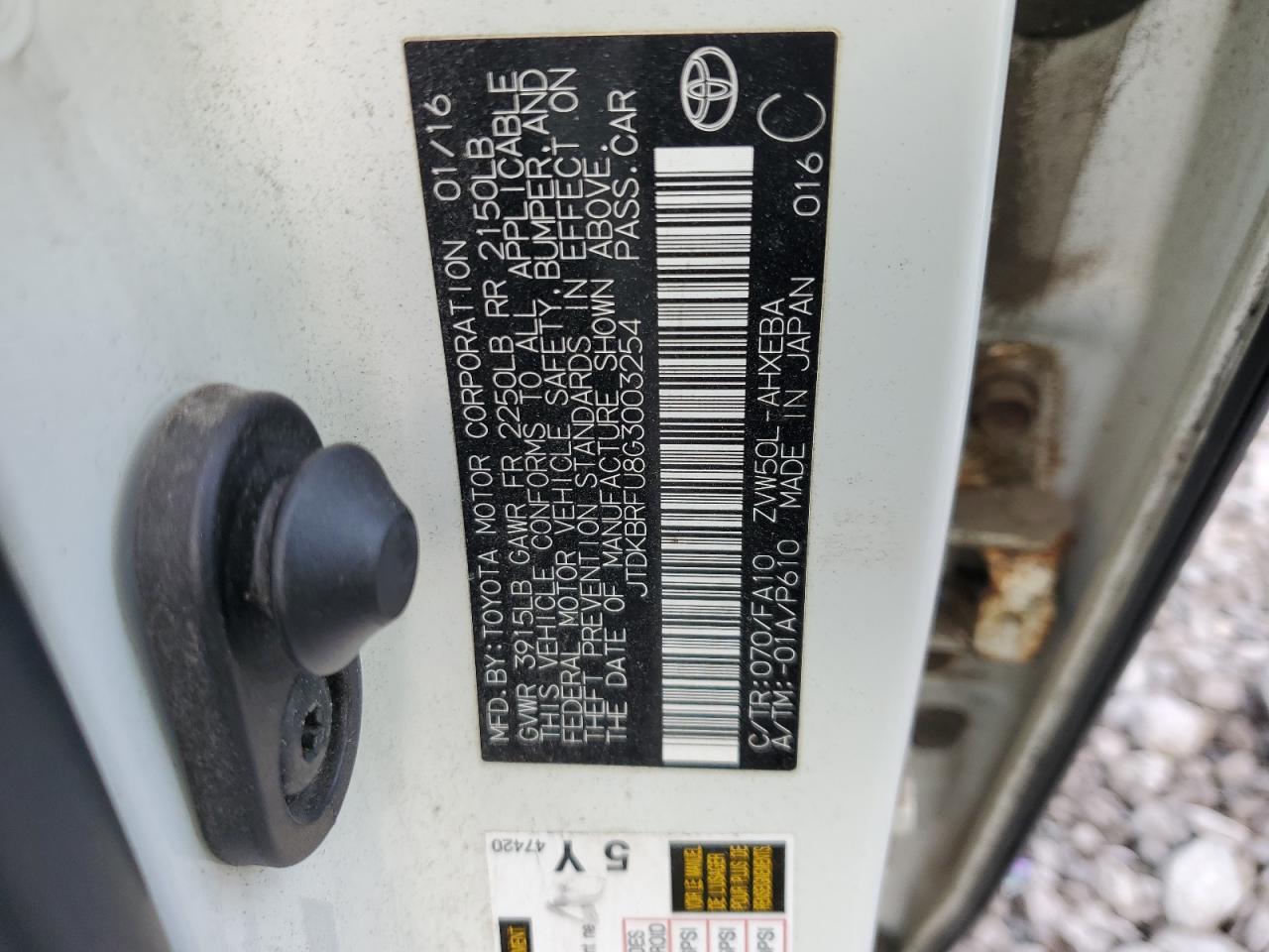 2016 TOYOTA PRIUS
